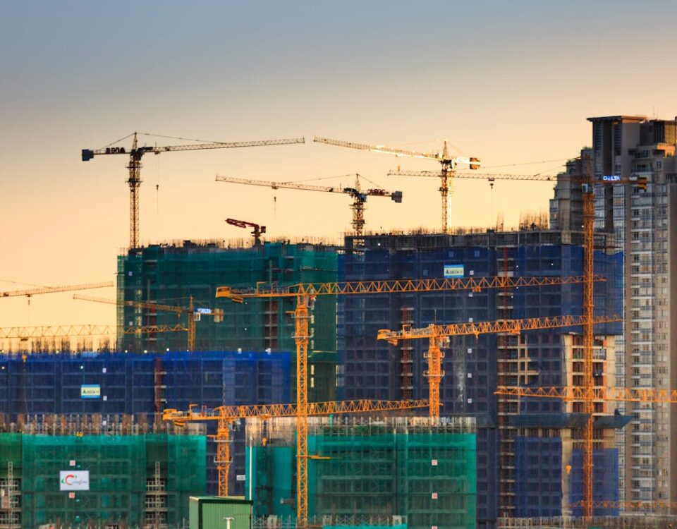 Logística em grandes obras: o papel dos guindastes Logística em grandes obras: o papel dos guindastes