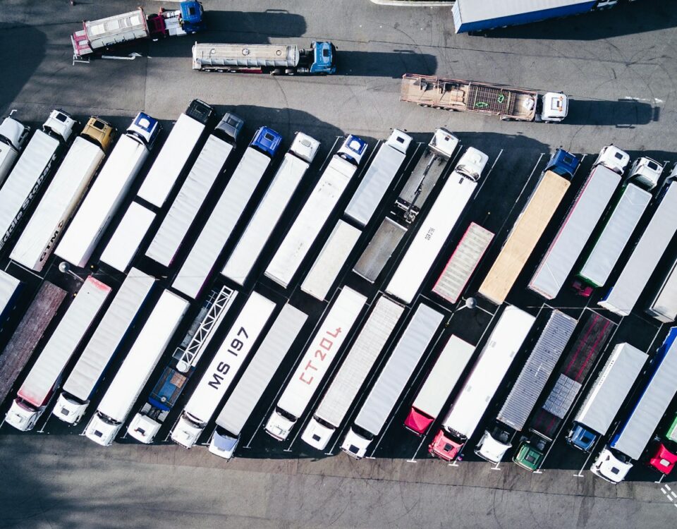 A logística dos estacionamentos em centros de distribuição A logística dos estacionamentos em centros de distribuição