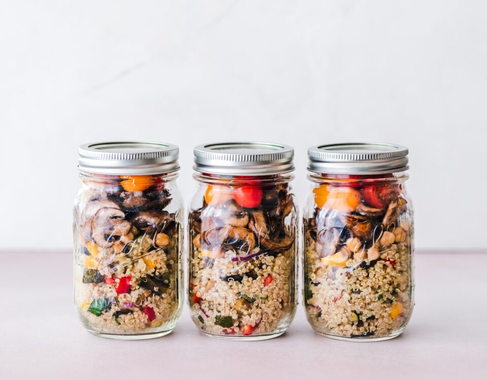 Como criar kits de receitas para e-commerce de sucesso three full clear glass jars with lids