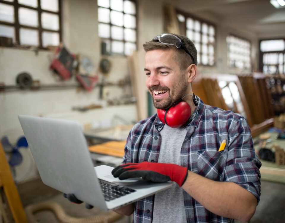 Como e-commerce facilita a compra de peças eletrotécnicas Como e-commerce facilita a compra de peças eletrotécnicas