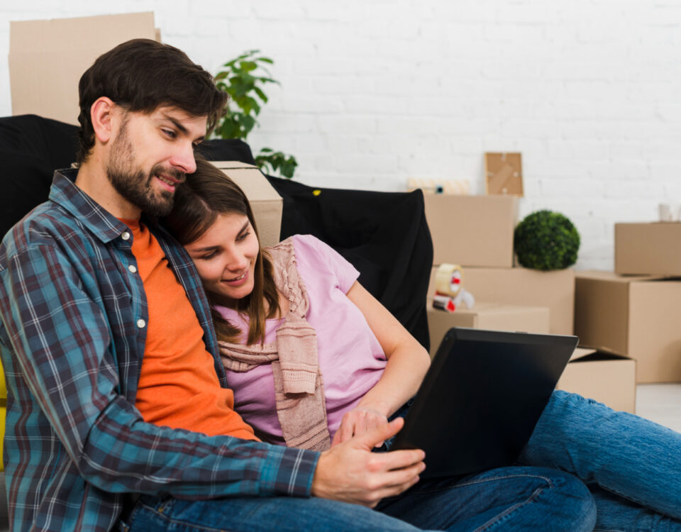 Como o e-commerce está mudando o mercado imobiliário? Como o e-commerce está mudando o mercado imobiliário?