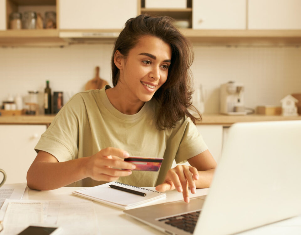 Onde comprar apostilas para concursos com segurança? Onde comprar apostilas para concursos com segurança?