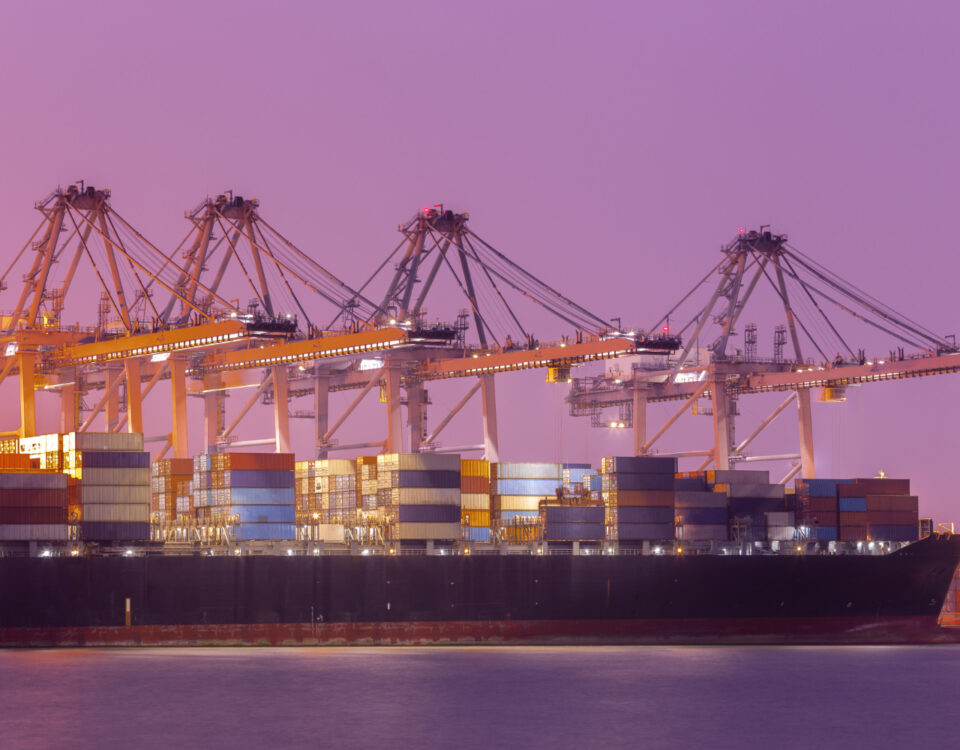 O impacto dos mega-containers no custo do frete global O impacto dos mega-containers no custo do frete global