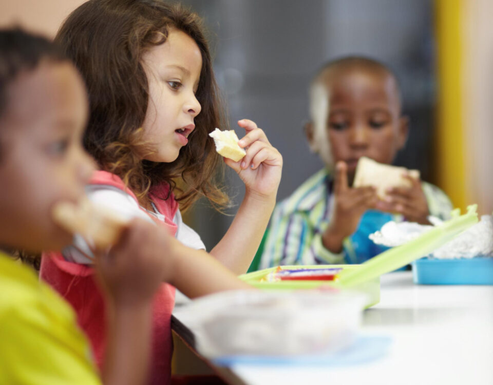 Como funciona a logística da merenda nas redes públicas? Como funciona a logística da merenda nas redes públicas?