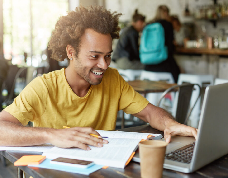 Logística reversa do papel: o fim do diploma impresso em 2025 Logística reversa do papel: o fim do diploma impresso em 2025