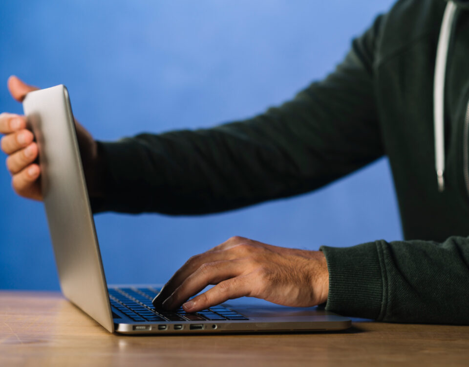 Envio seguro de notebook para assistência exige cuidado extra
